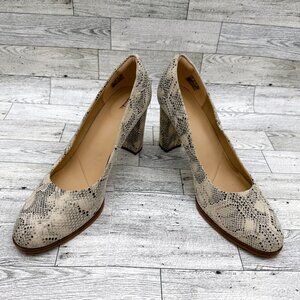 Brand New Women's CLARKS Kaylin Cara 2 Taupe Snake Serpent Size 10M Pump Heels